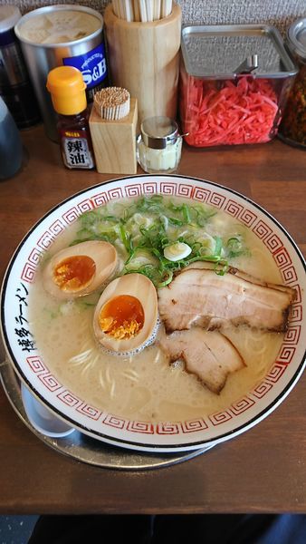 「ラーメン大盛 玉子トッピング」@博多ラーメン 片岡屋 姫路南店の写真