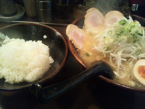 「特製ラーメン（900円）+ライス（100円）」@麺屋 きわみの写真