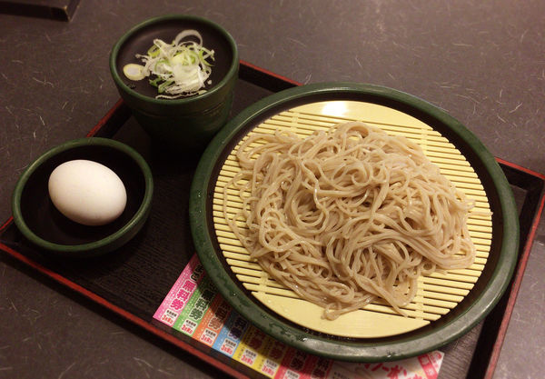 「もりそば(320円)+生たまご(クーポン)」@ゆで太郎 日本橋兜町店の写真