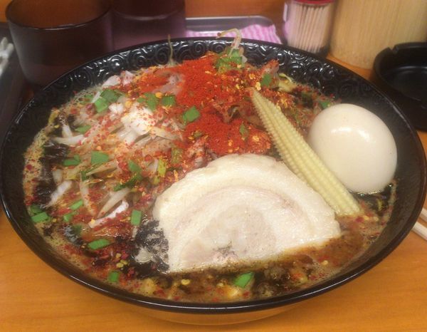 「蠍味玉ラーメン 中盛 辛さ痺れ増し増し もやし増し」@Japanese soba Noodles 蠍の写真
