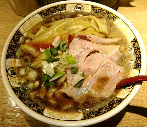 「すごい煮干しラーメン　大盛り」@ラーメン凪 川口東口駅前店の写真