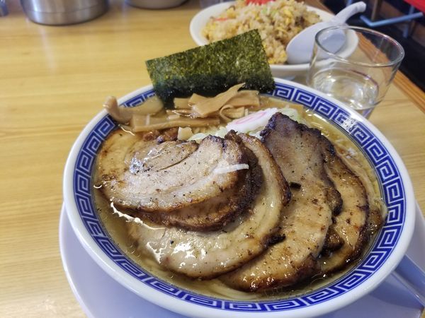 「あっさり塩チャーシュー麺、(麺大盛)ミニチャーハン」@大勝軒 ○秀 富士宮店（2号店）の写真