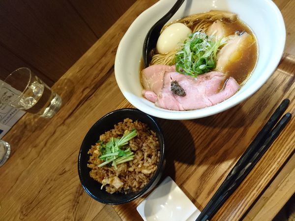 「特製ラーメン 醤油+炊き込みご飯」@ラーメン 健やかの写真