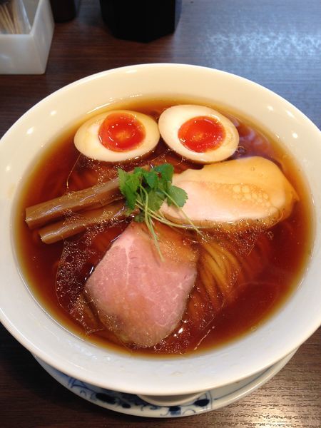 「醤油らぁ麺  味玉(クーポン)」@らぁ麺 紫陽花の写真