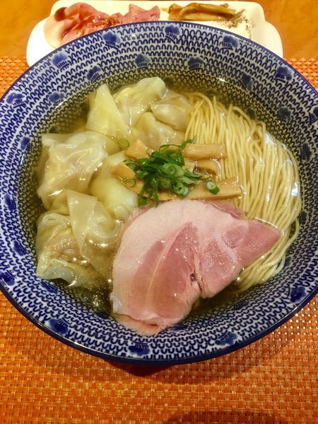 「塩煮干しわんたん麺」@柴崎亭の写真