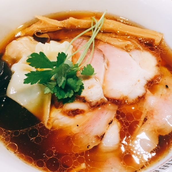 「ワンタン入り醤油チャーシュー麺　1400円」@飯田商店 湯河原本店の写真