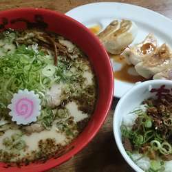 黒葱油鶏白湯チャーシュー