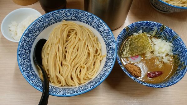 「辛つけ中盛(300g)白めし小に変更」@狼煙 大宮店の写真