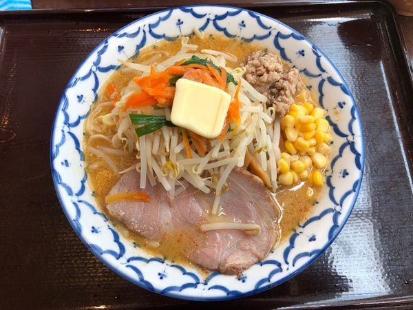 「味噌ラーメン＋バター」@兎に角 another leafの写真