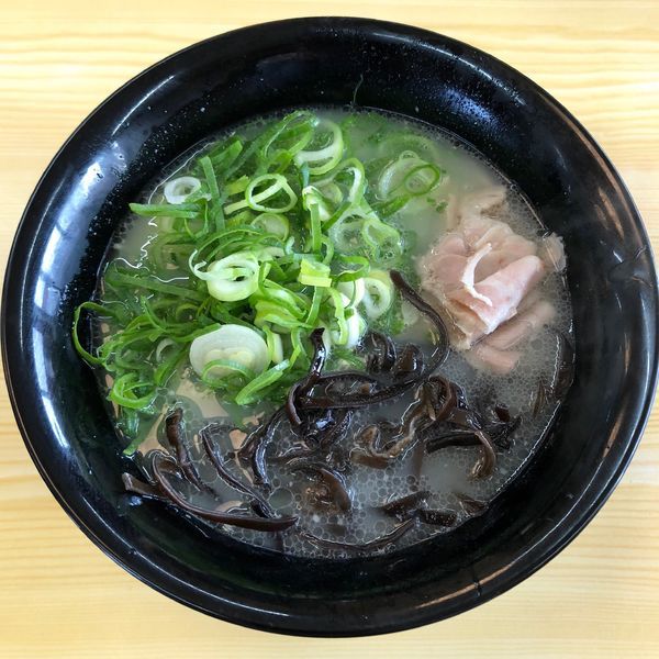 「ネギラーメン (390円) キクラゲ (50円)」@博多ラーメン はかたや 大野城店の写真