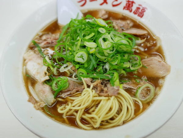 「しょうゆラーメン（並）麺硬め」@ラーメン 萬福 京都駅前店の写真