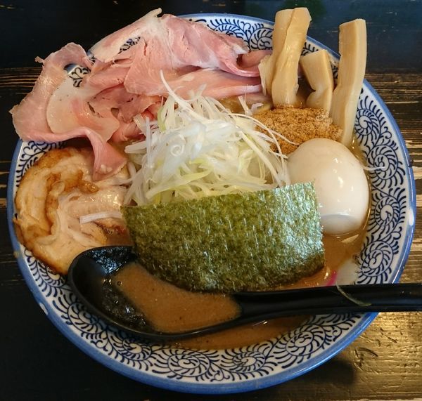 「濃厚狼煙らーめん＋レアチャー＋味玉」@狼煙 〜NOROSHI〜の写真