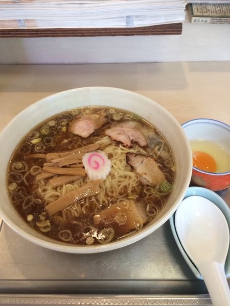 「中華麺 生卵付き」@永福町大勝軒の写真