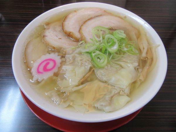 「チャーシューメン（８５０円）＋ワンタン＋餃子」@餃子とらーめん専門店 中村屋 荒川沖店の写真