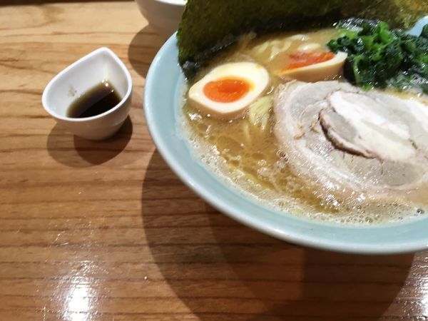 「特製ラーメン」@横浜らーめん 壱八家 本厚木店の写真
