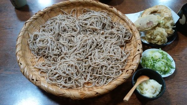 「蕎麦5合＋季節の天麩羅＋辛み大根」@いづるやの写真