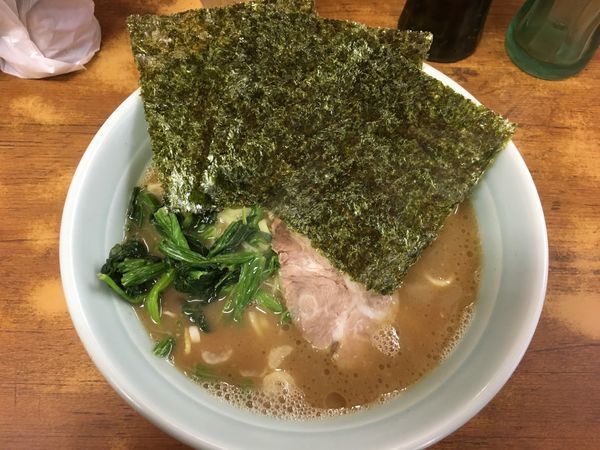 「ラーメン並650円、瓶コーラ100円」@横浜ラーメン 武蔵家 船橋店の写真