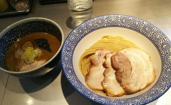 「チャーシュー濃厚魚介つけ麺」@豚骨一燈の写真