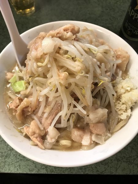 「ラーメン、ヤサイ、ニンニク、背脂固まり」@ラーメン二郎 新宿小滝橋通り店の写真