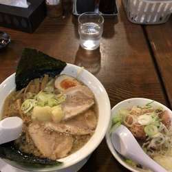 梅丸ちゃーしゅー麺 ミニちゃーしゅー丼