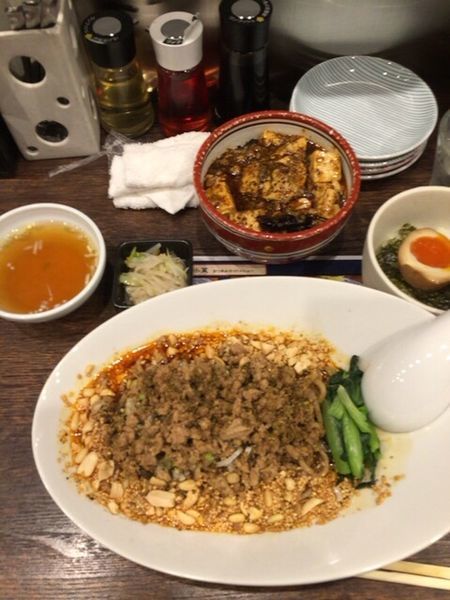 「汁なし担々麺と麻婆丼のセット」@雲林坊 川口店の写真
