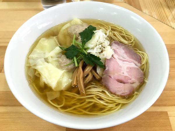 「冷酒＋塩ワンタン麺」@中華そば こてつの写真