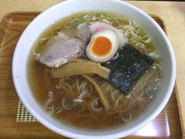「ラーメン（小盛り）（500円）」@勝来軒の写真