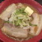 「味噌バターラーメン(780円)+チャーシュー(270円)」@みそ吟 三宮センタープラザ店の写真