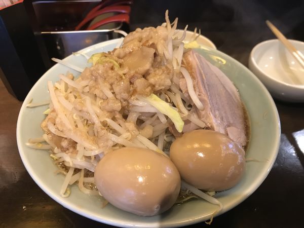 「小ラーメン、味玉×2」@立川マシマシ 9号店の写真