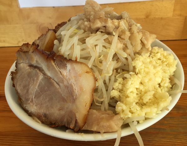 「塩G系(800円)+ヤサイ、ニンニク増し」@麺屋 さくらの写真