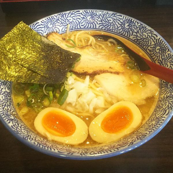 「濃厚煮干し中華そば+味たま」@極上煮干し鶏そば やまだ邸の写真