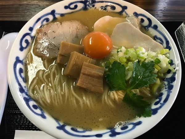 「醤油鶏白湯そば 大盛  930円」@桜木製麺所の写真