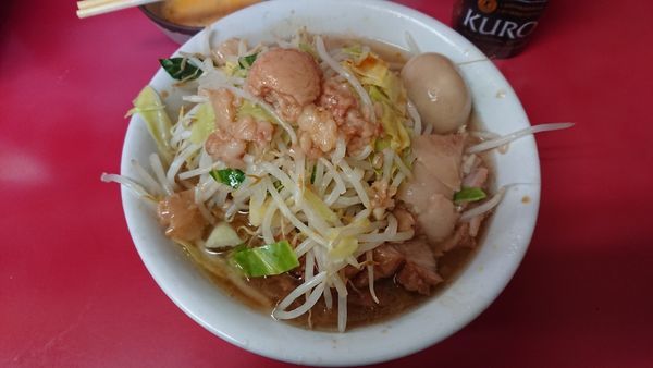 「小豚　少なめ　コール全部　味玉」@ラーメン二郎 環七一之江店の写真