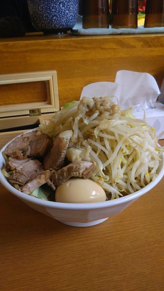 「ラーメン￥750 味玉￥100 野菜油マシ￥0」@爆龍麺の写真