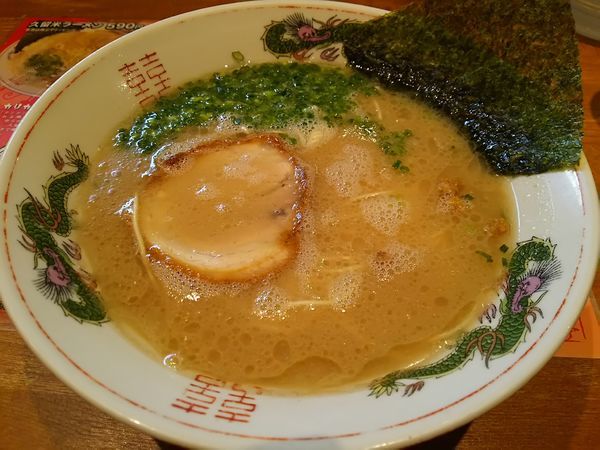 「久留米ラーメン　：バリカタ」@元祖とんこつ 久留米ラーメン 山亭の写真