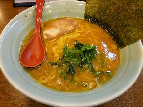 「らーめん　：太麺　（中盛（１．５玉））」@横浜家系らーめん たま家の写真