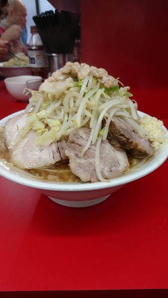 「大豚　900円　野菜ニンニク脂」@ラーメン二郎 神田神保町店の写真