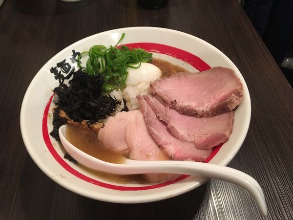 「特製 鮭節とエソ煮干そば」@麺や でこの写真