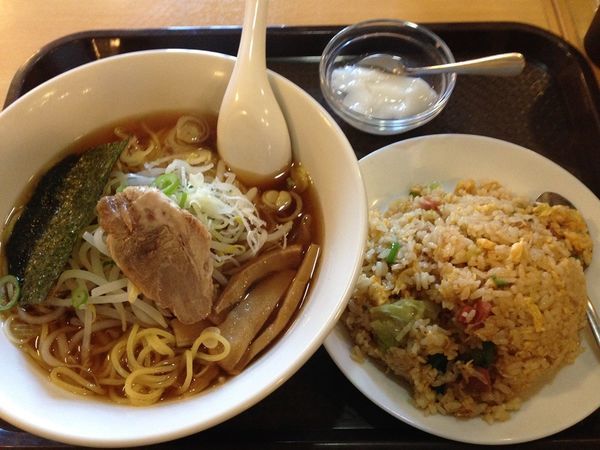 「ラーメンセット（＋半チャーハン＋デザート）」@本格中華 元気楼飯店の写真
