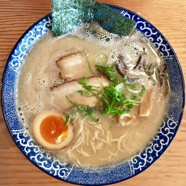 「博多とんこつ 全部のせ ¥750円」@博多ラーメン鶴亀堂 三芳藤久保店の写真
