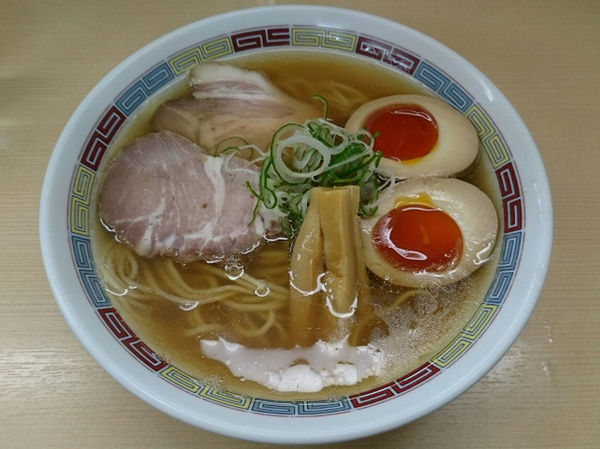 「塩らーめん、味玉（1/2個）」@煮干鰮らーめん 圓の写真