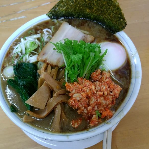 「豚骨辛味噌らーめん1100円＋馬刺し＋牡蠣＋etc」@MENYA 食い味の道有楽の写真