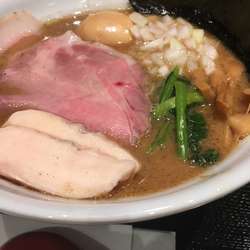 特製濃厚豚骨魚介RAMEN 1,069円