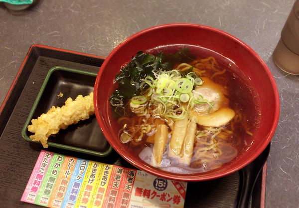 「中華そば(390円)+海老天(クーポン)」@ゆで太郎 日本橋兜町店の写真