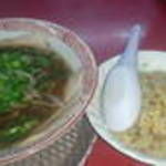 「中華そば(半麺)ミニ焼き飯セット　500円」@もっこす 板宿店の写真