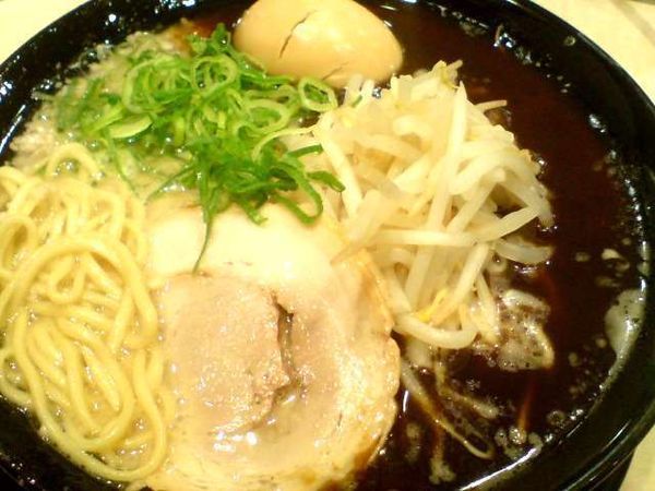 「豚骨ブラック(650円)，味玉(100円)，【替玉2玉】」@替玉千里眼 志木店の写真