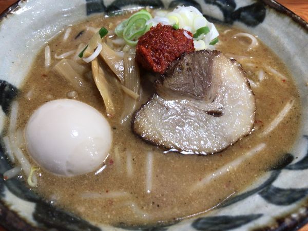 「味玉辛味噌らーめん980円」@らーめん 紺やの写真