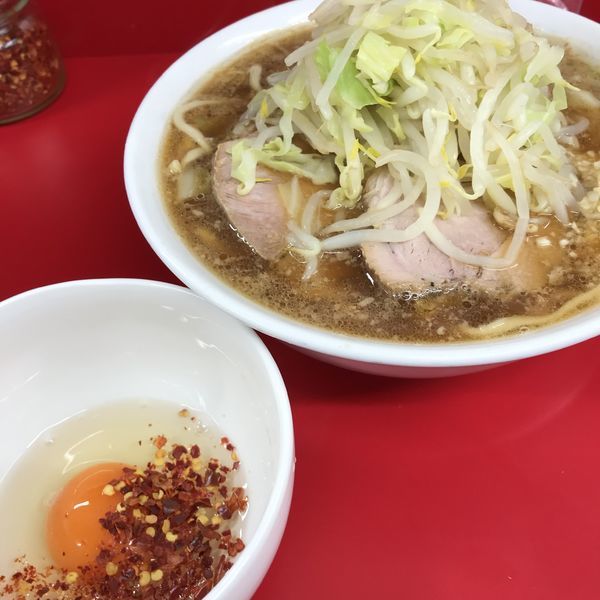 「半分固めあぶら少なめ＋たまご」@ラーメン二郎 神田神保町店の写真