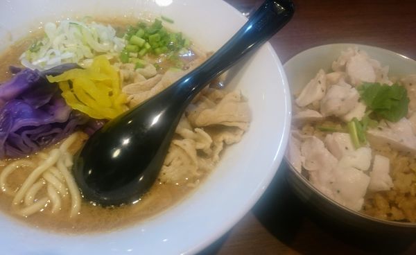 「鶏みそらーめん＋鶏チャーシュー丼」@東京スタイル鶏らーめん ど・みそ鶏の写真