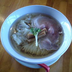 塩煮干しワンタンそば